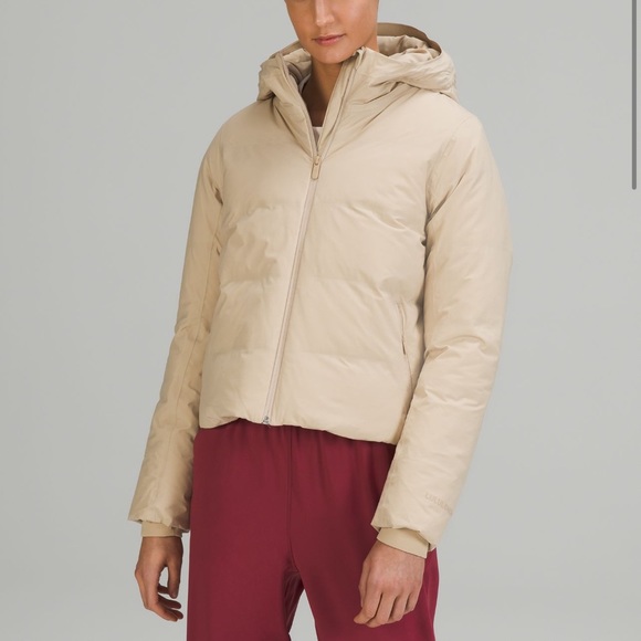 lululemon athletica Jackets & Blazers - NWT Lululemon Slush Hour Hooded Jacket